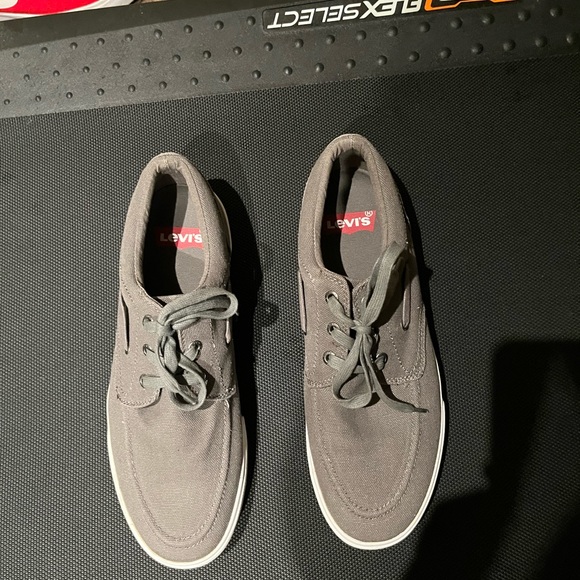 Levi’s Boat Shoes - Picture 2 of 3